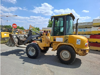 Cargadora de ruedas Volvo L 30: foto 4