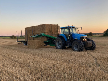 Remolque autocargador GST BALE STACKER: foto 2 Remolque autocargador GST BALE STACKER: foto 2