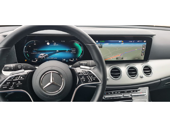 Coche MERCEDES-BENZ