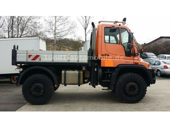 Vehículo municipal UNIMOG U300