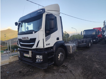 Camión chasis IVECO Stralis