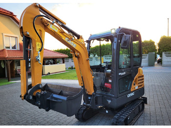 Miniexcavadora CASE