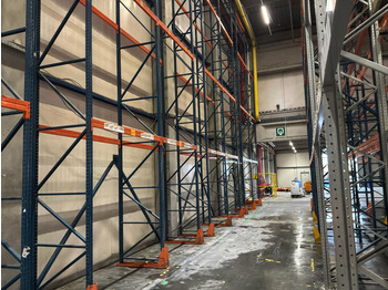 Estantería de almacén