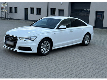 Sedan AUDI