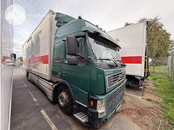 Camión caja cerrada VOLVO FM9 300