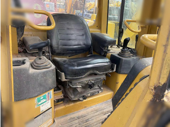 Bulldozer CATERPILLAR D3G: foto 5