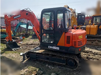 Miniexcavadora DOOSAN DH55