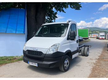 Camión chasis IVECO Daily 35c13