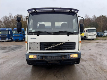 Camión cisterna Volvo FL 6 - 220 (11000 L / 2 COMPARTMENTS / 18 TON / MANUAL GEARBOX / PERFECT): foto 2