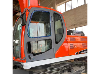 Excavadora DOOSAN DX260