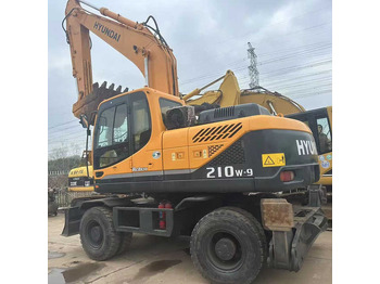 Excavadora HYUNDAI