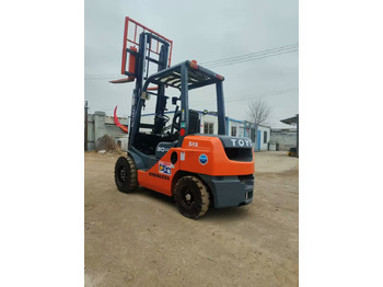Plataforma de mástil vertical Toyata 3-ton: foto 2