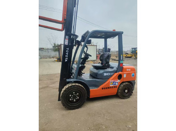 Plataforma de mástil vertical Toyata 3-ton: foto 3
