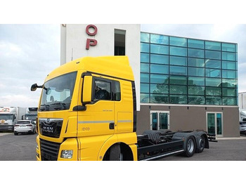Camión chasis MAN TGX 26.500
