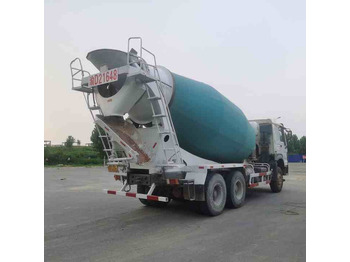 Camión hormigonera HOWO 15 Cubic Metre Used Concrete Mixer Truck   for Sale: foto 4
