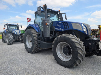 Tractor NEW HOLLAND T8