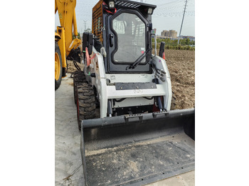 Minicargadora BOBCAT S18