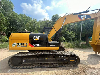 Excavadora de cadenas CATERPILLAR 323D2L