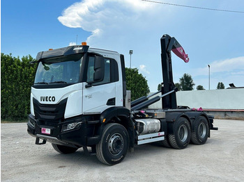 Camión multibasculante IVECO Trakker