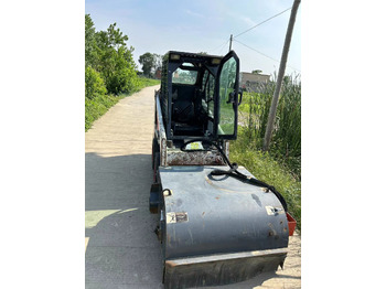 Minicargadora BOBCAT S70