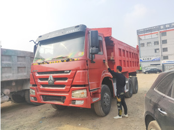 Camión volquete SINOTRUK HOWO