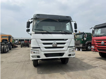 Camión volquete SINOTRUK HOWO