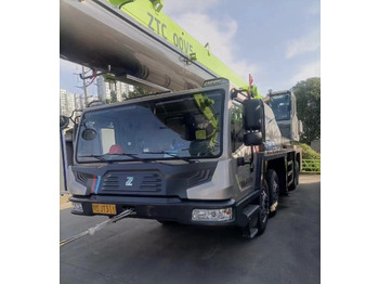 Grúa ZOOMLION ZTC700V