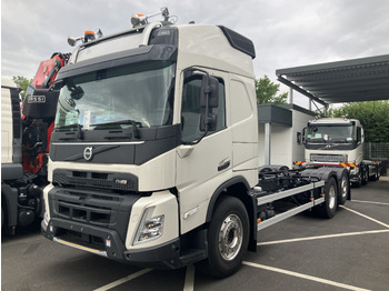 Camión chasis VOLVO FMX 540