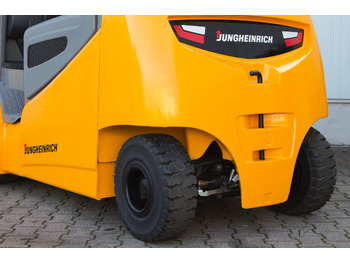 Carretilla elevadora eléctrica JUNGHEINRICH EFG545 - Triplex - 100% Kapazität - Bj. 2022 - 4,5t: foto 5 Carretilla elevadora eléctrica JUNGHEINRICH EFG545 - Triplex - 100% Kapazität - Bj. 2022 - 4,5t: foto 5
