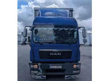 Camión lona MAN TGL 8.250