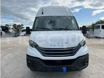 Minibús IVECO Daily