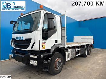 Camión caja abierta IVECO Trakker