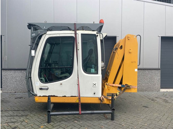 Cabina e interior LIEBHERR