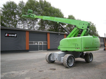 Camión con plataforma elevadora GENIE