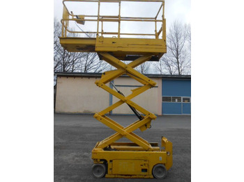 Camión con plataforma elevadora GENIE
