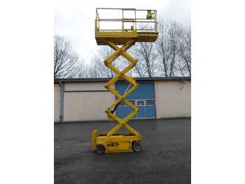 Camión con plataforma elevadora GENIE