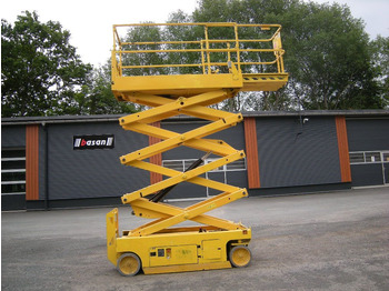 Camión con plataforma elevadora GENIE