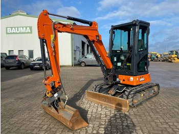 Miniexcavadora HITACHI ZX26U-6