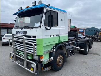 Camión chasis SCANIA R142