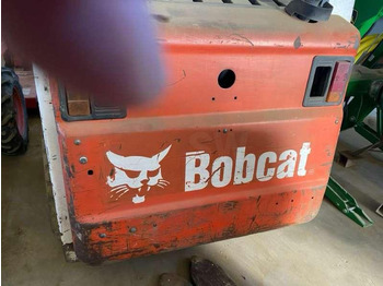 Minicargadora de cadenas Bobcat T140: foto 3