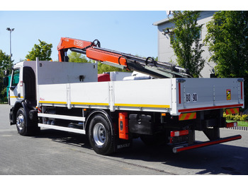 Camión caja abierta, Camión grúa RENAULT C320 P 4x2 / FASSI crane 6.2 T / range 10 m / Flatbed 15 EPAL / 50 tho. km!: foto 3