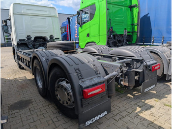 Leasing de SCANIA P 340 B6x2*4NA / chassis frame / steering axle / CNG / large cab / 8 units SCANIA P 340 B6x2*4NA / chassis frame / steering axle / CNG / large cab / 8 units: foto 4