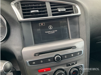 Coche 2015 Citroen C4 BlueHDI Automobile: foto 4 Coche 2015 Citroen C4 BlueHDI Automobile: foto 4