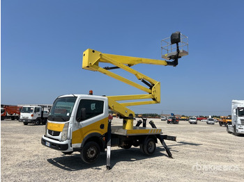 Camión con plataforma elevadora RENAULT Maxity