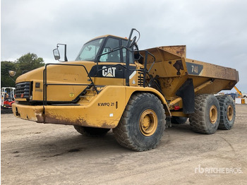 Dúmper articulado CATERPILLAR 740