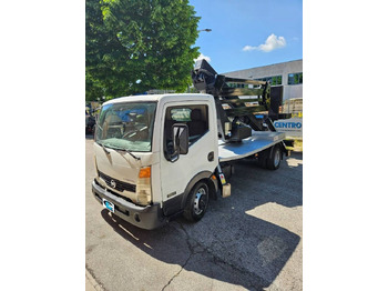 Camión con plataforma elevadora