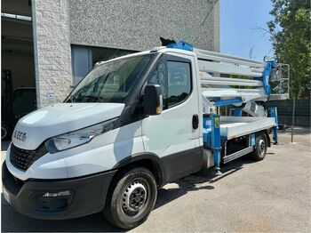 Camión con plataforma elevadora SOCAGE