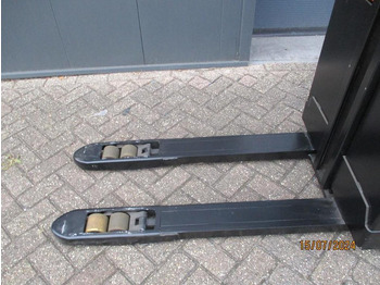 Apilador BT SWE 080L: foto 5 Apilador BT SWE 080L: foto 5