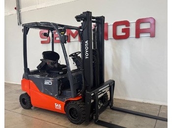 Carretilla elevadora eléctrica TOYOTA