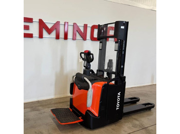 Apilador Toyota 10918 SPE120L: foto 5